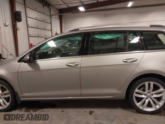 2015 Volkswagen Golf SportWagen TDI S with VIN 3VWCA7AU7FM500664, listed as a IAAI auction lot 41386763 with 115,716 mi miles. Bid and sale history available at carsss.com. Image 15.