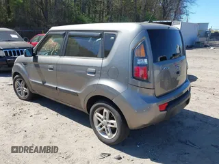 2010 Kia Soul + with VIN KNDJT2A20A7163134, listed as a IAAI auction lot 42164478 with 207,790 mi miles. Bid and sale history available at carsss.com. Image 3.