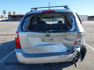 2009 Kia Sedona LX with VIN KNDMB233696303422, listed as a IAAI auction lot 41685934 with 148,746 mi miles. Bid and sale history available at carsss.com. Image 17.