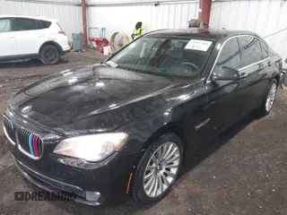 2011 BMW 7 Series 750Li xDrive z VIN WBAKC8C58BC433036, wystawiony jako IAAI lot #42055403 z przebiegiem 92 807 mil mil oraz . Historia ofert i sprzedaży dostępna na DreamBid. Obrazek 17.