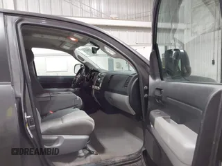 2011 Toyota Tundra z VIN 5TFDY5F15BX165995, wystawiony jako IAAI lot #41974036 z przebiegiem 278 309 mil mil oraz . Historia ofert i sprzedaży dostępna na DreamBid. Obrazek 5.