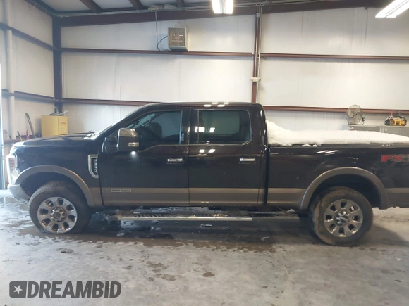 2018 Ford Super Duty F-250 SRW XL with VIN 1FT7W2BT3JEB00064, listed as a IAAI auction lot 41331775 with 171,569 mi miles. Bid and sale history available at carsss.com. Image 14.