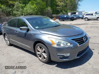2015 Nissan Altima 2.5 z VIN 1N4AL3AP8FC148631, wystawiony jako IAAI lot #42233849 z przebiegiem 131 225 mil mil oraz . Historia ofert i sprzedaży dostępna na DreamBid. Obrazek 1.