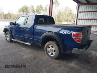 2009 Ford F-150 XL with VIN 1FTPX14V99FA81063, listed as a IAAI auction lot 40769810 with 238,472 mi miles. Bid and sale history available at carsss.com. Image 3.