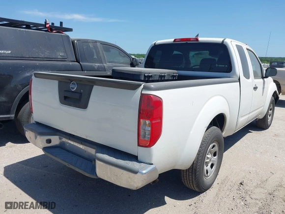 2016 Nissan Frontier S with VIN 1N6BD0CT6GN763783, listed as a IAAI auction lot 41976206 with 104,447 mi miles. Bid and sale history available at carsss.com. Image 4.