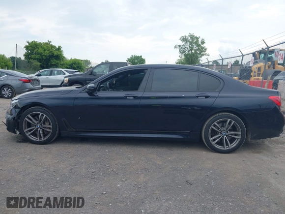 2017 BMW 7 Series ALPINA B7 xDrive with VIN WBA7F2C51HG422066, listed as a IAAI auction lot 42496292 with 118,235 mi miles and . Bid and sale history available at DreamBid. Image 15.