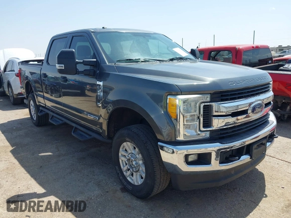 2017 Ford F-250 Lariat z VIN 1FT7W2BT9HEB28607, wystawiony jako IAAI lot #42508413 z przebiegiem 101 057 mil mil oraz . Historia ofert i sprzedaży dostępna na DreamBid. Obrazek 1.