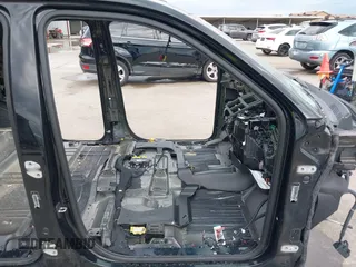 2019 Cadillac Escalade Platinum z VIN 1GYS4DKJ2KR331620, wystawiony jako IAAI lot #42176261 z przebiegiem Nie podano mil oraz . Historia ofert i sprzedaży dostępna na DreamBid. Obrazek 5.