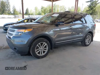 2015 Ford Explorer XLT with VIN 1FM5K8D89FGB99625, listed as a IAAI auction lot 42101023 with 136,624 mi miles and . Bid and sale history available at carsss.com. Image 2.