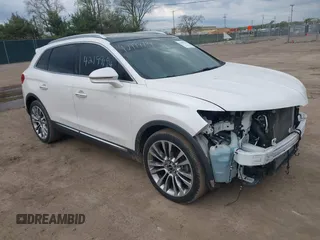 2016 Lincoln MKX Reserve z VIN 2LMTJ8LP4GBL83922, wystawiony jako IAAI lot #42199794 z przebiegiem 103 922 mil mil oraz . Historia ofert i sprzedaży dostępna na DreamBid. Obrazek 1.