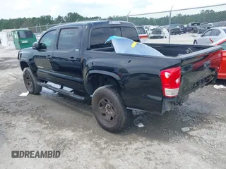 2016 Toyota Tacoma SR5 z VIN 5TFAZ5CN6GX012718, wystawiony jako IAAI lot #42408153 z przebiegiem 136 571 mil mil oraz . Historia ofert i sprzedaży dostępna na DreamBid. Obrazek 3.