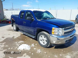 2013 Chevrolet Silverado 1500 LT with VIN 1GCRKSE7XDZ104208, listed as a IAAI auction lot 41875994 with 61,548 mi miles and . Bid and sale history available at DreamBid. Image 1.
