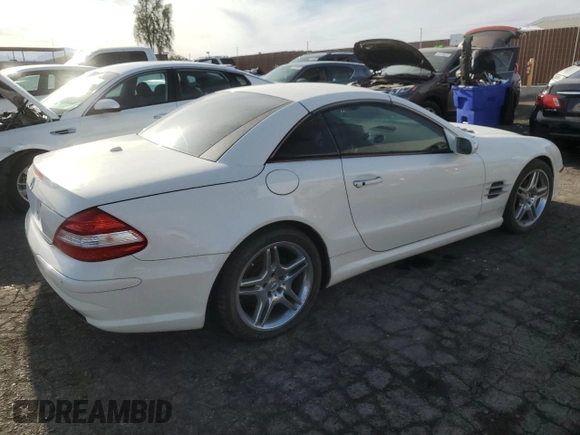 2008 Mercedes-Benz SL 550 z VIN WDBSK71FX8F136660, wystawiony jako Copart lot #53277185 z przebiegiem 74 827 mil mil oraz Szkoda całkowita • Salvage title. Historia ofert i sprzedaży dostępna na DreamBid. Obrazek 3.