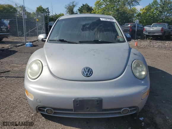 2001 Volkswagen New Beetle Sport with VIN 3VWED21C01M478655, listed as a Copart auction lot 71387584 with NaN miles and Salvage Title. Bid and sale history available at carsss.com. Image 5.
