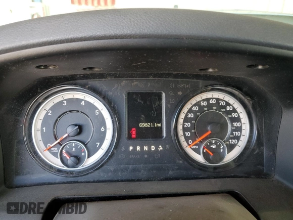2019 Ram 1500 Tradesman z VIN 1C6RR7FG2KS667998, wystawiony jako Copart lot #52797085 z przebiegiem 69 821 mil mil oraz Szkoda całkowita • Salvage title. Historia ofert i sprzedaży dostępna na DreamBid. Obrazek 9.