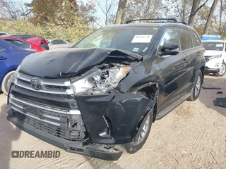 2017 Toyota Highlander XLE with VIN 5TDJZRFH6HS468478, listed as a IAAI auction lot 40711342 with 197,481 mi miles and . Bid and sale history available at DreamBid. Image 18.