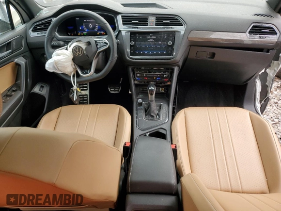 2022 Volkswagen Tiguan SE R-Line Black with VIN 3VVCB7AX7NM058155, listed as a Copart auction lot 49358225 with 28,093 mi miles and Salvage Title. Bid and sale history available at DreamBid. Image 8.