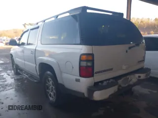 2005 Chevrolet Suburban Z71 with VIN 3GNFK16Z35G264713, listed as a IAAI auction lot 41255425 with 237,805 mi miles. Bid and sale history available at carsss.com. Image 3.