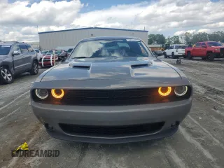 2019 Dodge Challenger SXT z VIN 2C3CDZAG5KH604003, wystawiony jako Copart lot #56694895 z przebiegiem 63 409 mil mil oraz Szkoda całkowita • Salvage title. Historia ofert i sprzedaży dostępna na DreamBid. Obrazek 5.
