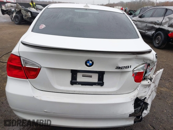 2007 BMW 3 Series 328i with VIN WBAVA335X7P141314, listed as a IAAI auction lot 41773135 with 131,955 mi miles. Bid and sale history available at carsss.com. Image 16.