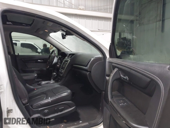 2015 GMC Acadia SLT with VIN 1GKKVRKD5FJ231045, listed as a IAAI auction lot 41301311 with 170,691 mi miles. Bid and sale history available at carsss.com. Image 5.