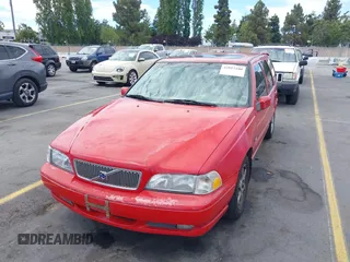 2000 Volvo V70 with VIN YV1LW56D1Y2658651, listed as a IAAI auction lot 42817100 with 146,666 mi miles and . Bid and sale history available at DreamBid. Image 6.