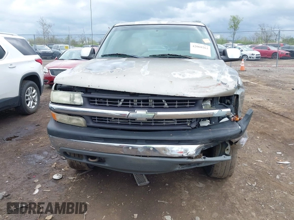 2000 Chevrolet Silverado 1500 LS with VIN 2GCEK19T3Y1266020, listed as a IAAI auction lot 42060263 with 270,921 mi miles. Bid and sale history available at carsss.com. Image 12.