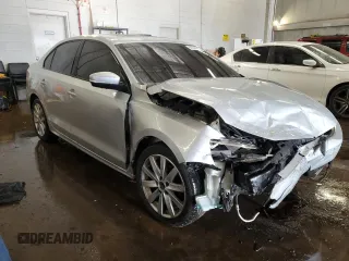 2012 Volkswagen Jetta SE with VIN 3VWDP7AJXCM353745, listed as a Copart auction lot 88239045 with 83,650 mi miles and Salvage title. Bid and sale history available at DreamBid. Image 4.