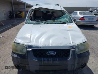 2005 Ford Escape XLT с VIN 1FMYU93165KA70903, выставлен на аукционе IAAI как лот 42291192 с пробегом 235 796 миль миль и . История ставок и продаж доступна на DreamBid. Изображение 12.