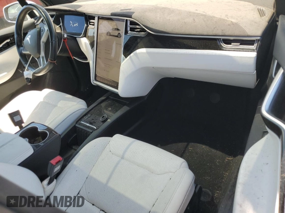 2016 Tesla Model X 70D z VIN 5YJXCAE26GF004233, wystawiony jako Copart lot #58378805 z przebiegiem 90 133 mil mil oraz Szkoda całkowita • Salvage title. Historia ofert i sprzedaży dostępna na DreamBid. Obrazek 8.