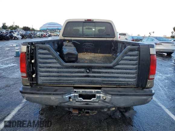 2005 Ford Super Duty F-250 XL with VIN 1FTSX205X5EA72216, listed as a Copart auction lot 44575325 with 217,271 mi miles and Salvage Title. Bid and sale history available at carsss.com. Image 6.