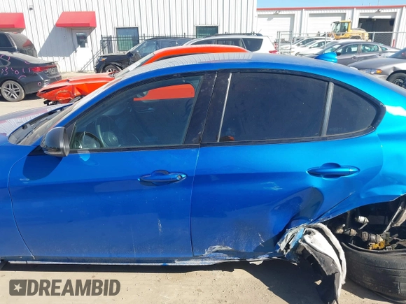 2019 Alfa Romeo Giulia with VIN ZARFANAN9K7609179, listed as a IAAI auction lot 41155716 with 21,149 mi miles. Bid and sale history available at carsss.com. Image 15.