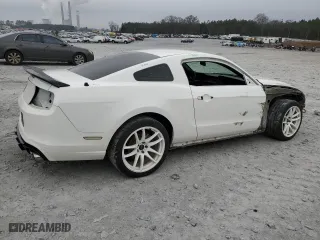 2013 Ford Mustang V6 with VIN 1ZVBP8AM0D5253961, listed as a Copart auction lot 44121235 with 104,364 mi miles and Salvage Title. Bid and sale history available at carsss.com. Image 3.
