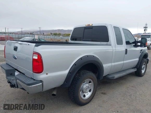 2008 Ford Super Duty F-250 SRW XL with VIN 1FTSX21548EA50876, listed as a IAAI auction lot 41540247 with 263,132 mi miles. Bid and sale history available at carsss.com. Image 4.