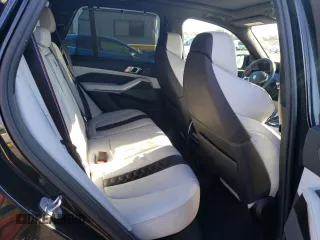 2022 BMW X5 M z VIN 5YMJU0C06N9M49374, wystawiony jako Copart lot #41621645 z przebiegiem 36 242 mil mil oraz Szkoda całkowita • Salvage title. Historia ofert i sprzedaży dostępna na DreamBid. Obrazek 12.