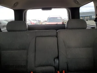 2002 Dodge Durango Sport with VIN 1B4HS38N92F174578, listed as a Copart auction lot 82825504 with 142,400 mi miles and Clean Title. Bid and sale history available at carsss.com. Image 10.