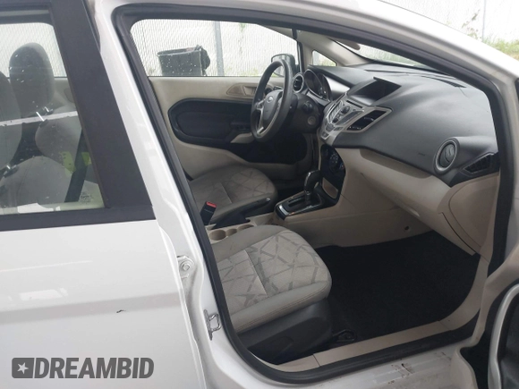 2011 Ford Fiesta SE z VIN 3FADP4BJ5BM207676, wystawiony jako IAAI lot #42263307 z przebiegiem 139 929 mil mil oraz . Historia ofert i sprzedaży dostępna na DreamBid. Obrazek 5.