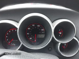 2006 Toyota Matrix STD with VIN 2T1KR32E56C562970, listed as a IAAI auction lot 42055145 with 191,458 mi miles. Bid and sale history available at carsss.com. Image 7.