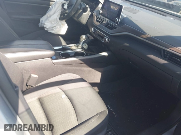 2024 Nissan Altima SV with VIN 1N4BL4DV4RN353196, listed as a IAAI auction lot 42643904 with 37,424 mi miles and . Bid and sale history available at DreamBid. Image 5.