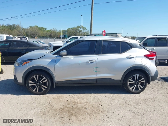 2018 Nissan Kicks SR with VIN 3N1CP5CU5JL532145, listed as a IAAI auction lot 41806458 with 109,721 mi miles. Bid and sale history available at carsss.com. Image 14.