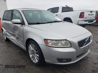 2009 Volvo V50 2.4L with VIN YV1MW382592450021, listed as a IAAI auction lot 41548748 with 155,631 mi miles. Bid and sale history available at carsss.com. Image 1.