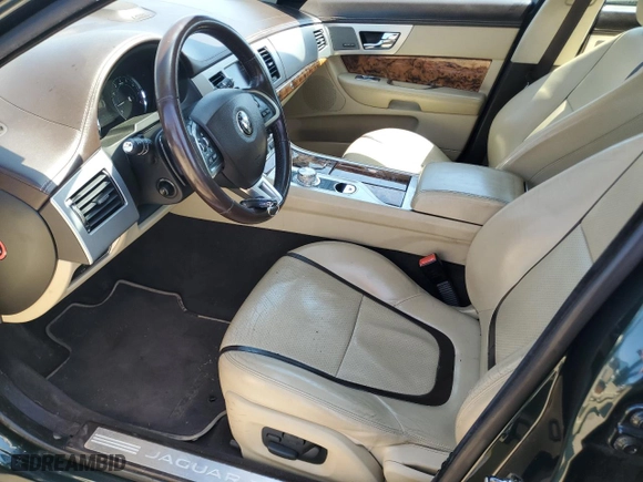 2015 Jaguar XF V6 Portfolio with VIN SAJWJ0FFXF8U55758, listed as a Copart auction lot 54196485 with 111,495 mi miles and Clean Title. Bid and sale history available at carsss.com. Image 7.