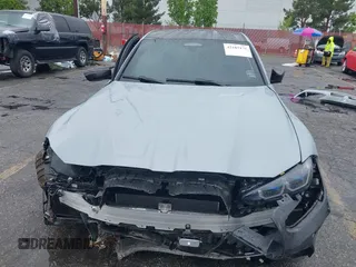 2024 BMW M3 Competition xDrive z VIN WBS43AY03RFT56948, wystawiony jako IAAI lot #42185175 z przebiegiem Nie podano mil oraz . Historia ofert i sprzedaży dostępna na DreamBid. Obrazek 12.