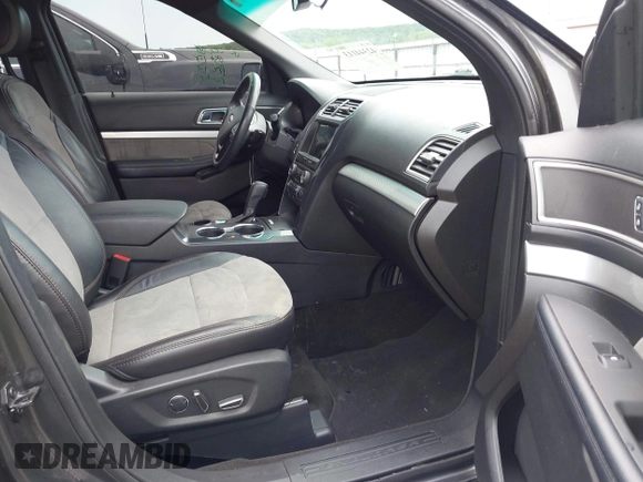 2017 Ford Explorer XLT z VIN 1FM5K7D86HGE19218, wystawiony jako IAAI lot #42344113 z przebiegiem 72 614 mil mil oraz . Historia ofert i sprzedaży dostępna na DreamBid. Obrazek 5.