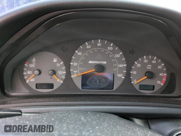 2002 Mercedes-Benz CLK 55 AMG z VIN WDBLJ74G32T102631, wystawiony jako Copart lot #74875534 z przebiegiem Nie podano mil oraz Szkoda całkowita • Salvage title. Historia ofert i sprzedaży dostępna na DreamBid. Obrazek 9.