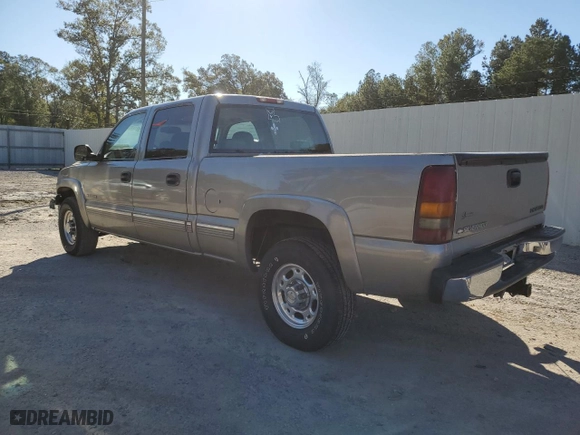 2001 Chevrolet Silverado 1500HD LS with VIN 1GCGC13U71F206182, listed as a Copart auction lot 76316374 with 362,467 mi miles and Salvage Title. Bid and sale history available at carsss.com. Image 2.