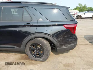 2021 Ford Explorer Timberline z VIN 1FMSK8JH5MGC09796, wystawiony jako IAAI lot #42343432 z przebiegiem 41 493 mil mil oraz . Historia ofert i sprzedaży dostępna na DreamBid. Obrazek 6.
