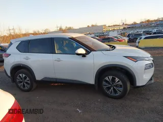 2021 Nissan Rogue SV z VIN 5N1AT3BB5MC755558, wystawiony jako IAAI lot #40766170 z przebiegiem 48 365 mil mil oraz . Historia ofert i sprzedaży dostępna na DreamBid. Obrazek 13.