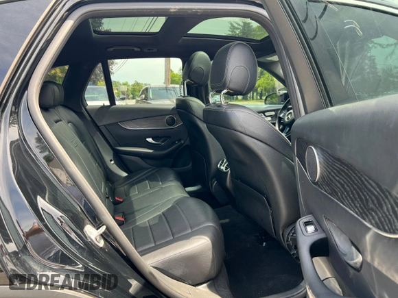 2017 Mercedes-Benz GLC 300 z VIN WDC0G4JB4HV010669, wystawiony jako Copart lot #58984365 z przebiegiem 141 073 mil mil oraz Tytuł czysty. Historia ofert i sprzedaży dostępna na DreamBid. Obrazek 6.