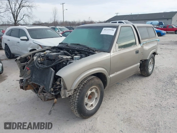 1998 GMC Sonoma with VIN 1GTCS1442W8521368, listed as a IAAI auction lot 41225556 with 108,201 mi miles. Bid and sale history available at carsss.com. Image 2.